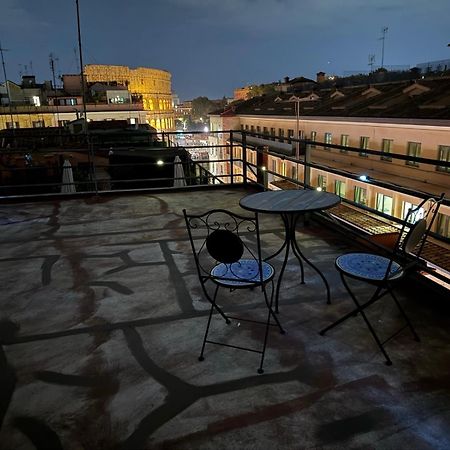 Attico Loft & Rooftop Colosseo Рим Екстериор снимка